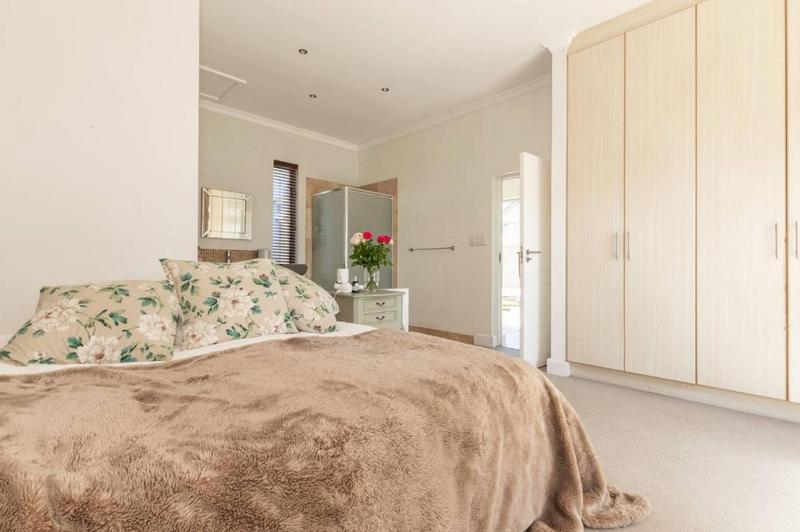 To Let 3 Bedroom Property for Rent in Lake Michelle Western Cape